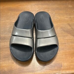 Oofos Women’s Gold Slide Sandals